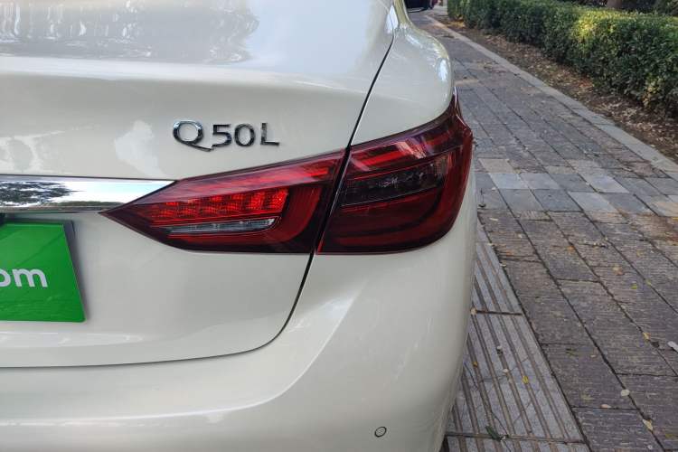 Used Infiniti Q50L 2018 2.0T Comfort Edition China VI Standard Right Rear Taillight