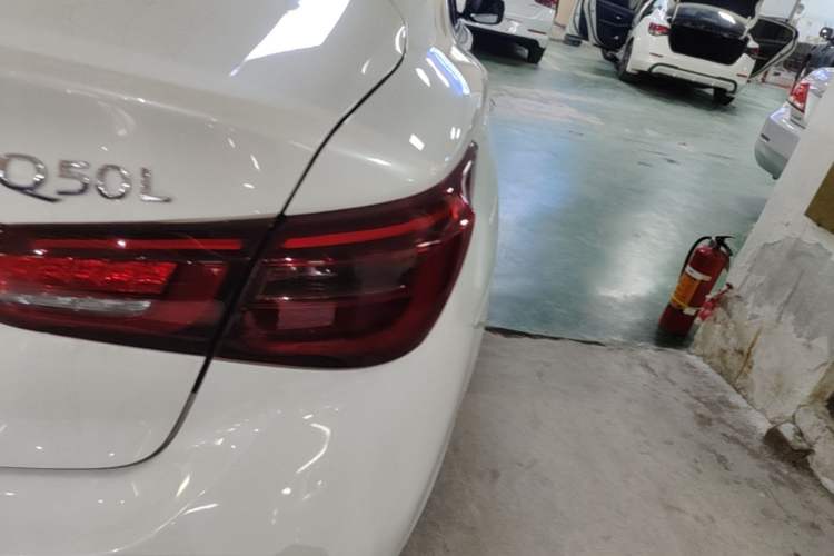 Used Infiniti Q50L 2018 2.0T Comfort Edition China VI Standard Right Rear Taillight