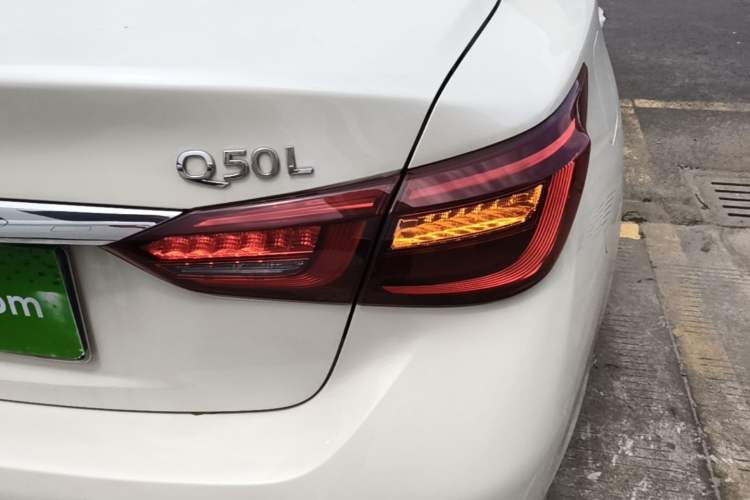 Used Infiniti Q50L 2018 2.0T Enjoyment Version China VI Standard Right Rear Taillight