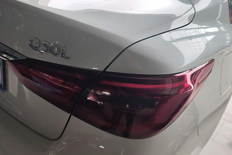 Used Infiniti Q50L 2018 2.0T Enjoyment Version China VI Standard Right Rear Taillight