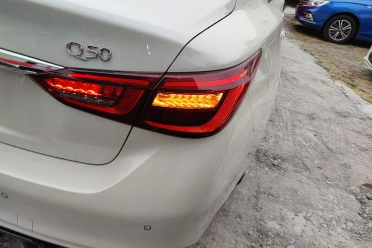 Used Infiniti Q50L 2018 2.0T Enjoyment Version China VI Standard Right Rear Taillight
