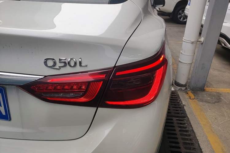 Used Infiniti Q50L 2018 2.0T Enjoyment Version China VI Standard Right Rear Taillight