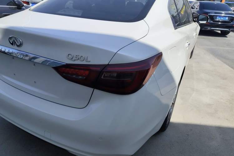 Used Infiniti Q50L 2018 2.0T Enjoyment Version China VI Standard Right Rear Taillight