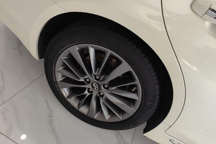 Used Infiniti Q50L 2018 2.0T Enjoyment Version China VI Standard Right Rear Wheel Hub
