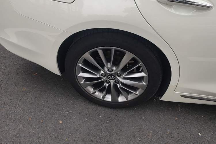Used Infiniti Q50L 2018 2.0T Enjoyment Version China VI Standard Right Rear Wheel Hub