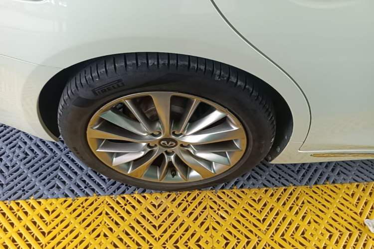 Used Infiniti Q50L 2018 2.0T Enjoyment Version China V Standard Right Rear Wheel Hub