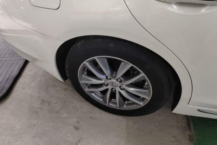 Used Infiniti Q50L 2018 2.0T Comfort Edition China VI Standard Right Rear Wheel Hub