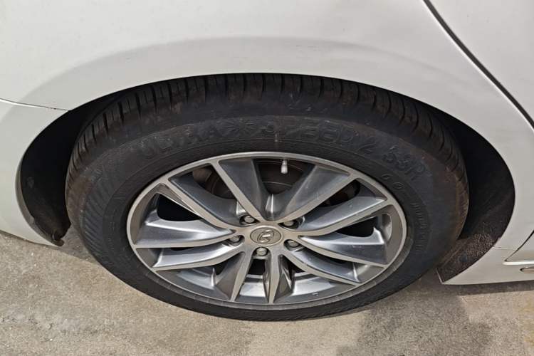 Used Infiniti Q50L 2018 2.0T Comfort Edition China V Standard Right Rear Wheel Hub