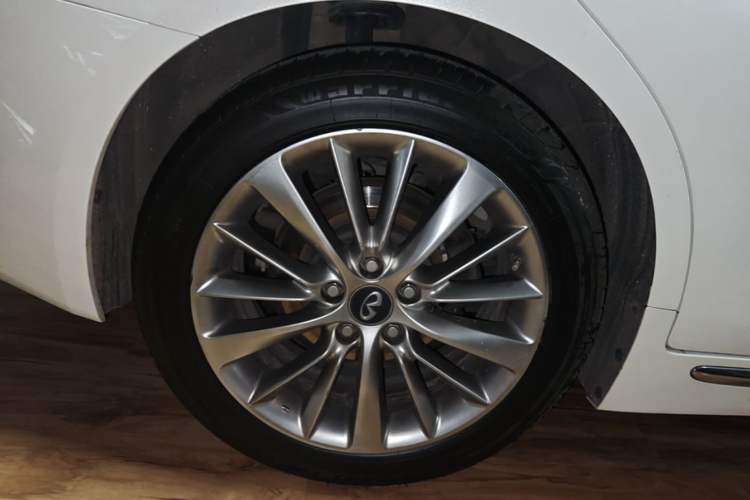 Used Infiniti Q50L 2018 2.0T Comfort Edition China VI Standard Right Rear Wheel Hub