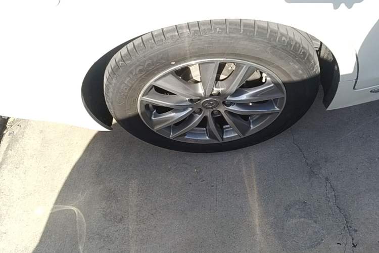 Used Infiniti Q50L 2018 2.0T Comfort Edition China V Standard Right Rear Wheel Hub