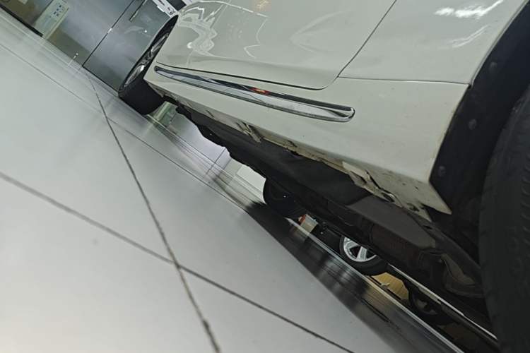 Used Infiniti Q50L 2018 2.0T Enjoyment Edition China V standard Right Side Sill