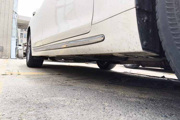 Used Infiniti Q50L 2018 2.0T Enjoyment Version China VI Standard Right Side Sill