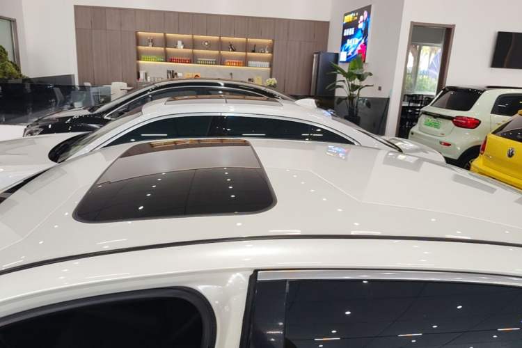 Used Infiniti Q50L 2018 2.0T Enjoyment Version China VI Standard Roof
