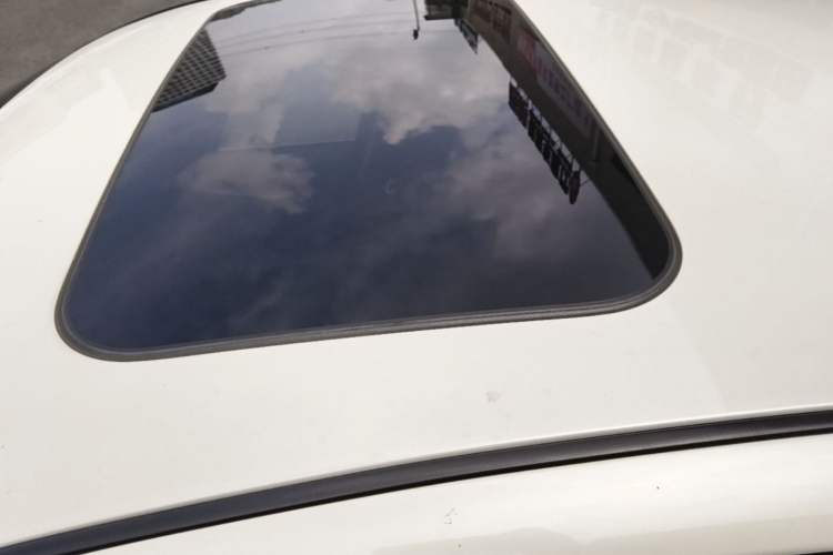 Used Infiniti Q50L 2018 2.0T Enjoyment Version China VI Standard Roof