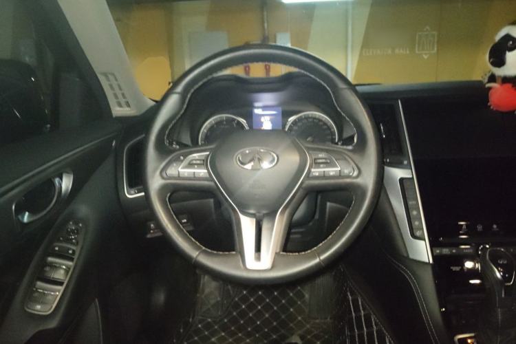 Used Infiniti Q50L 2018 2.0T Enjoyment Version China V Standard Steering Wheel