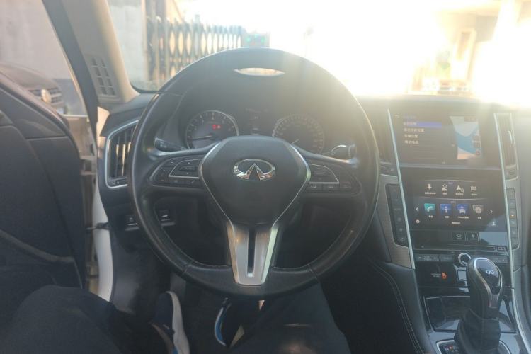 Used Infiniti Q50L 2018 2.0T Enjoyment Version China VI Standard Steering Wheel