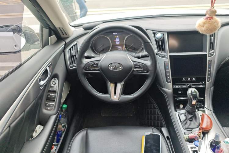 Used Infiniti Q50L 2018 2.0T Enjoyment Edition China V standard Steering Wheel