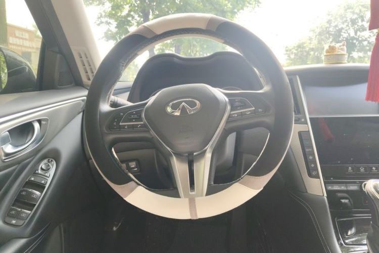 Used Infiniti Q50L 2018 2.0T Enjoyment Version China VI Standard Steering Wheel