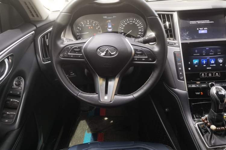 Used Infiniti Q50L 2018 2.0T Enjoyment Version China VI Standard Steering Wheel