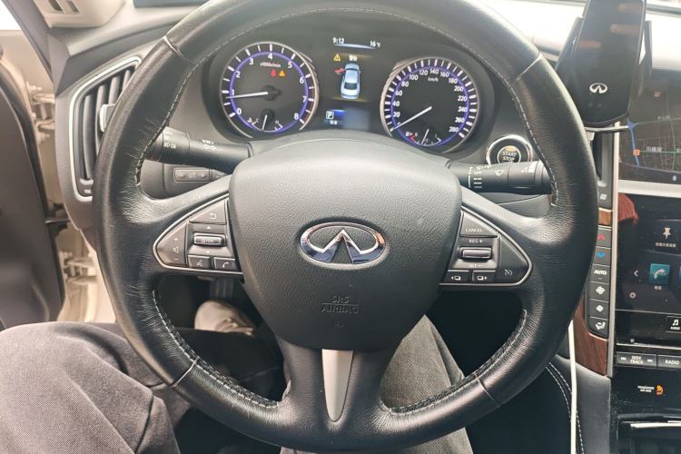Used Infiniti Q50L 2018 2.0T Comfort Edition China V Standard Steering Wheel