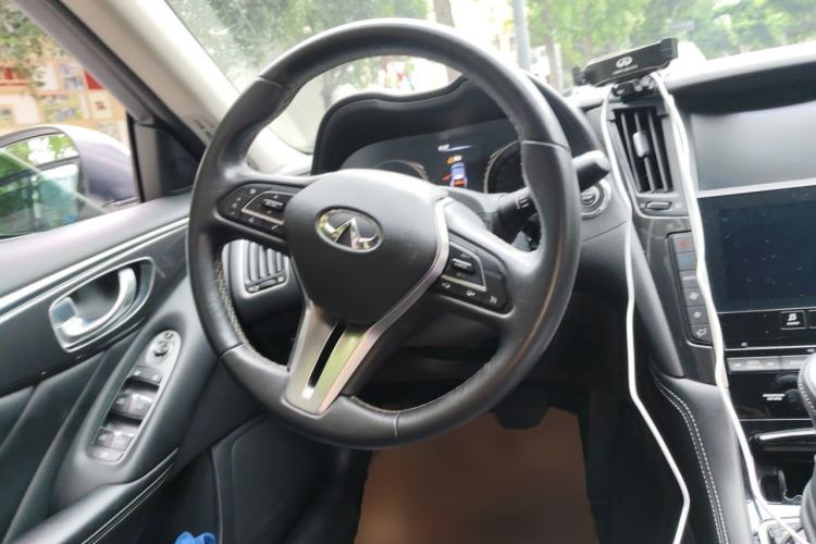 Used Infiniti Q50L 2018 2.0T Comfort Edition China VI Standard Steering Wheel
