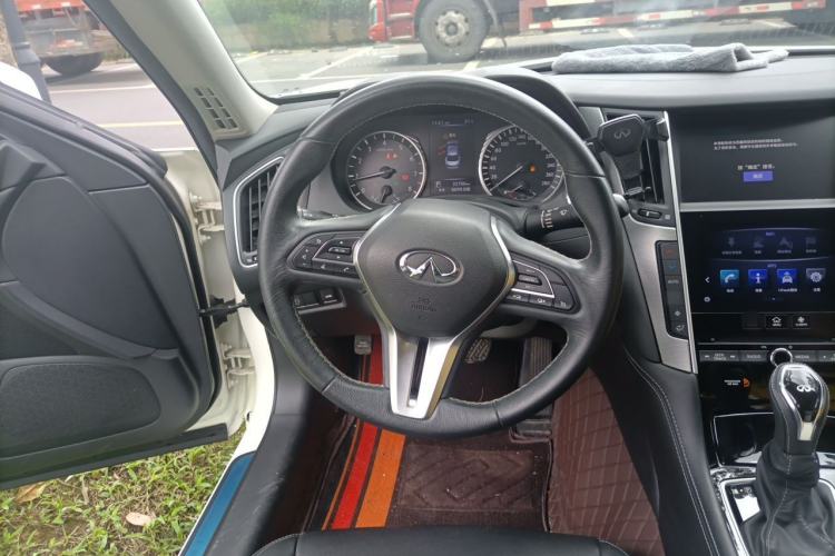 Used Infiniti Q50L 2018 2.0T Enjoyment Version China VI Standard Steering Wheel