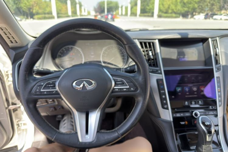 Used Infiniti Q50L 2018 2.0T Enjoyment Version China V Standard Steering Wheel