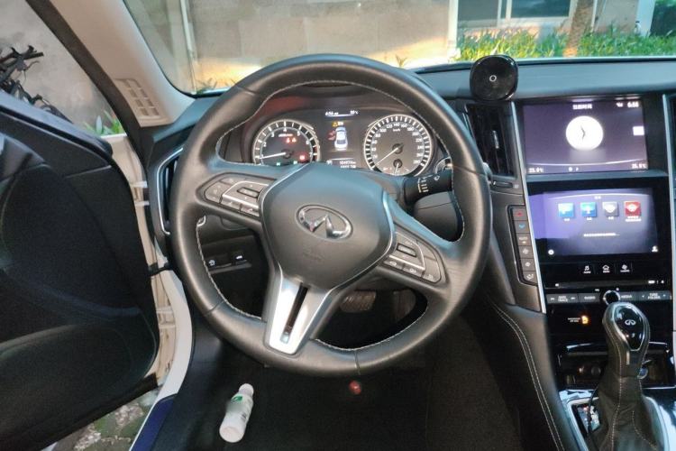 Used Infiniti Q50L 2018 2.0T Comfort Edition China V Standard Steering Wheel