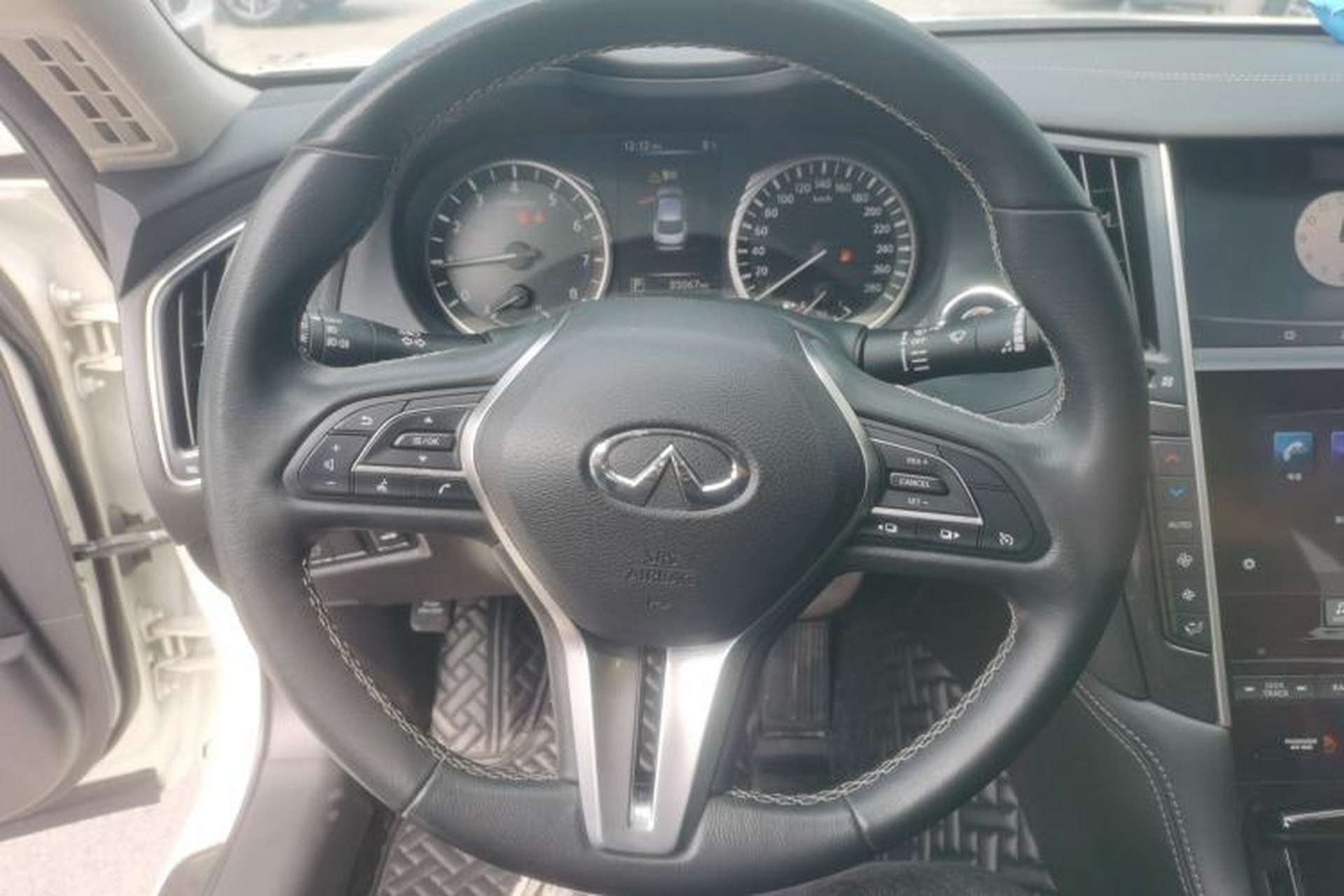 Used Infiniti Q50L 2018 2.0T Comfort Edition China VI Standard Steering Wheel
