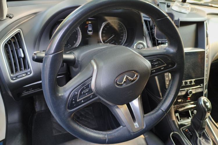 Used Infiniti Q50L 2018 2.0T Comfort Edition China VI Standard Steering Wheel