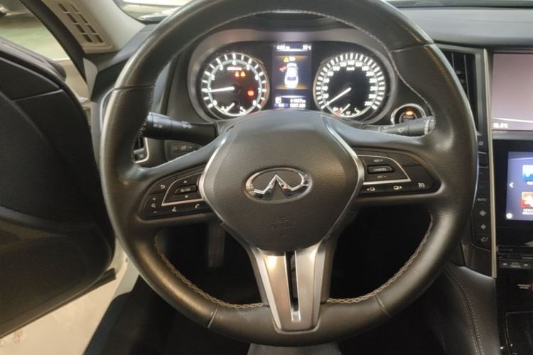 Used Infiniti Q50L 2018 2.0T Comfort Edition China VI Standard Steering Wheel