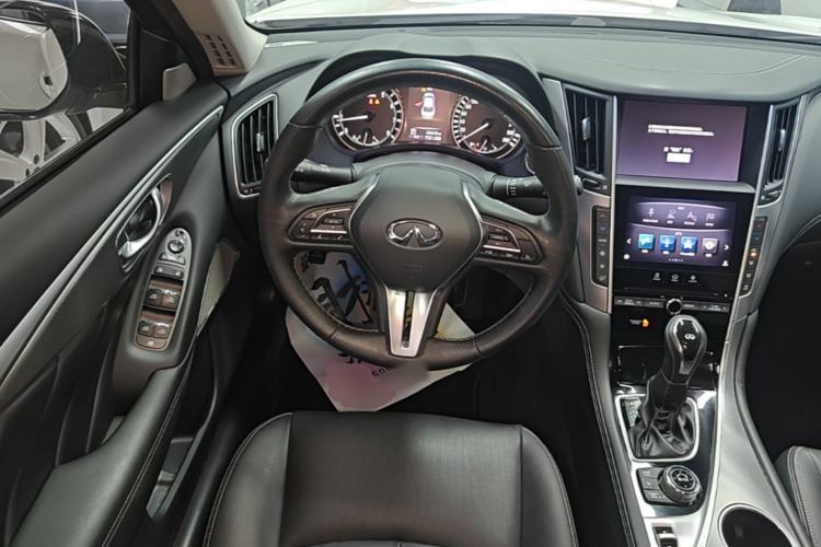 Used Infiniti Q50L 2018 2.0T Enjoyment Edition China V standard Steering Wheel
