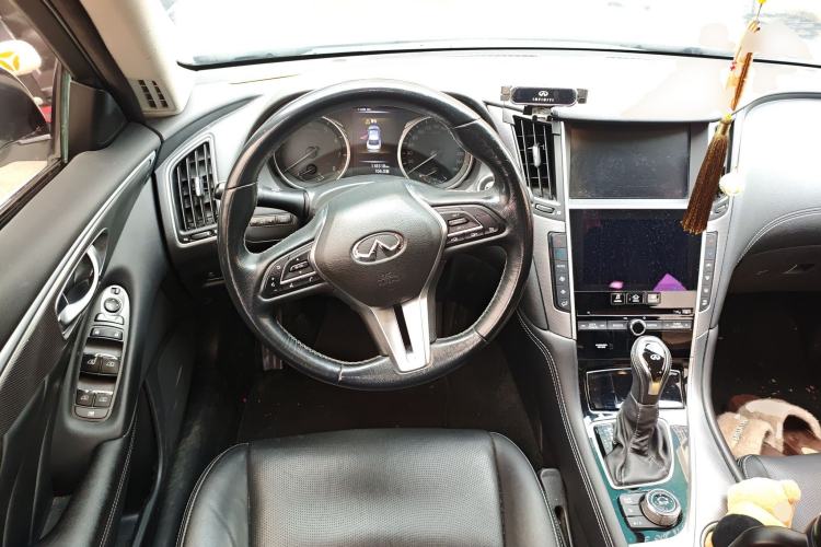Used Infiniti Q50L 2018 2.0T Enjoyment Version China V Standard Steering Wheel