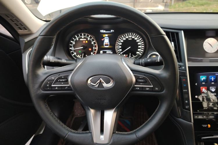 Used Infiniti Q50L 2018 2.0T Comfort Edition China VI Standard Steering Wheel