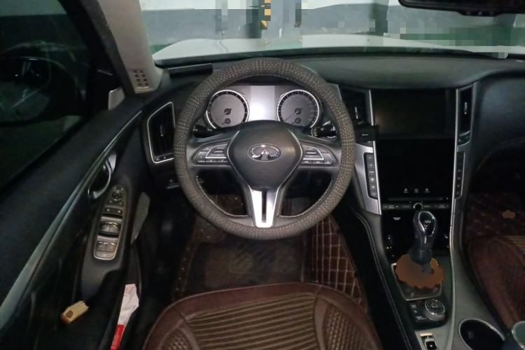 Used Infiniti Q50L 2018 2.0T Enjoyment Version China V Standard Steering Wheel