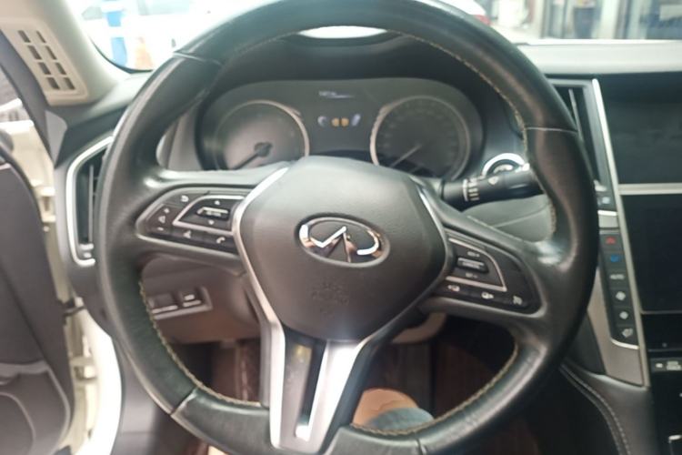 Used Infiniti Q50L 2018 2.0T Enjoyment Version China V Standard Steering Wheel