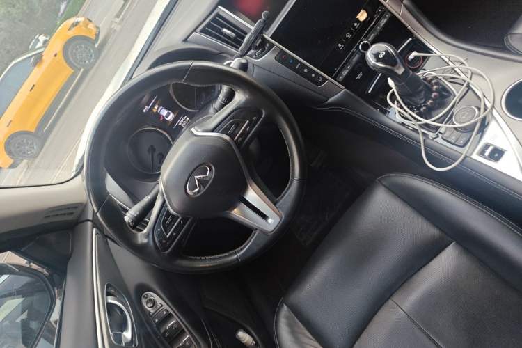 Used Infiniti Q50L 2018 2.0T Enjoyment Version China V Standard Steering Wheel