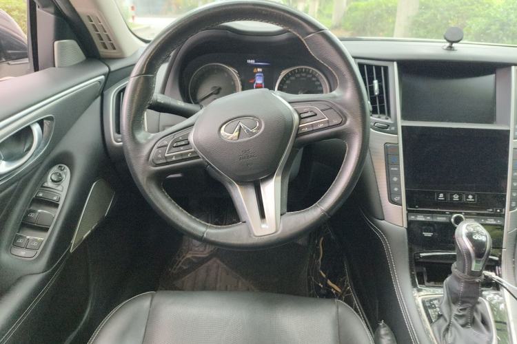 Used Infiniti Q50L 2018 2.0T Enjoyment Edition China V standard Steering Wheel