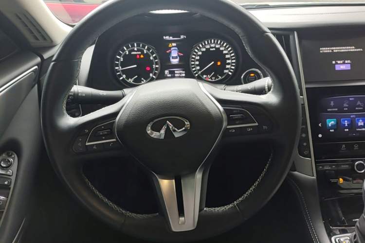 Used Infiniti Q50L 2018 2.0T Enjoyment Version China VI Standard Steering Wheel