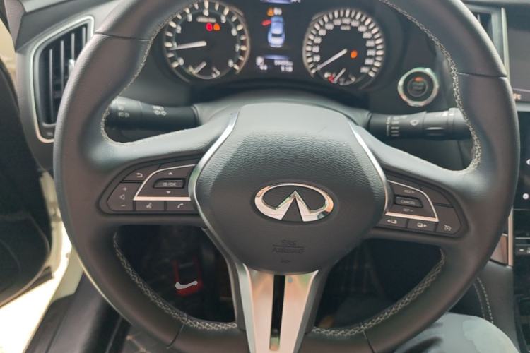 Used Infiniti Q50L 2018 2.0T Comfort Edition China VI Standard Steering Wheel