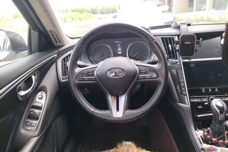 Used Infiniti Q50L 2018 2.0T Comfort Edition China VI Standard Steering Wheel