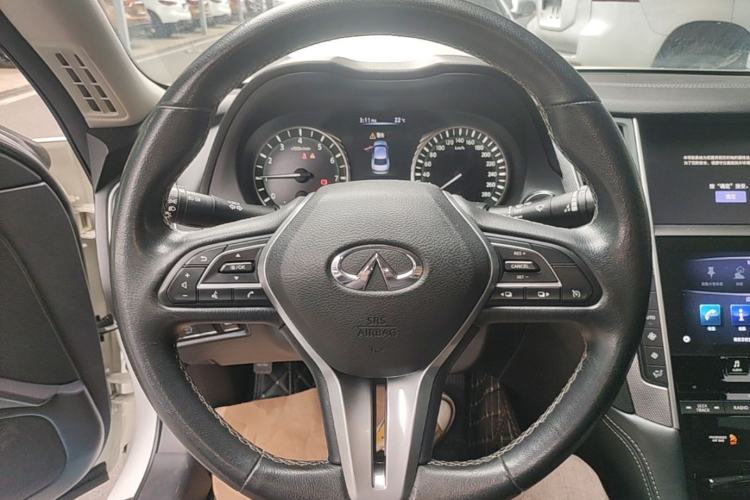 Used Infiniti Q50L 2018 2.0T Enjoyment Version China VI Standard Steering Wheel