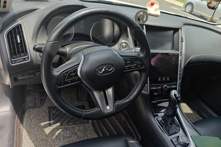 Used Infiniti Q50L 2018 2.0T Enjoyment Version China V Standard Steering Wheel