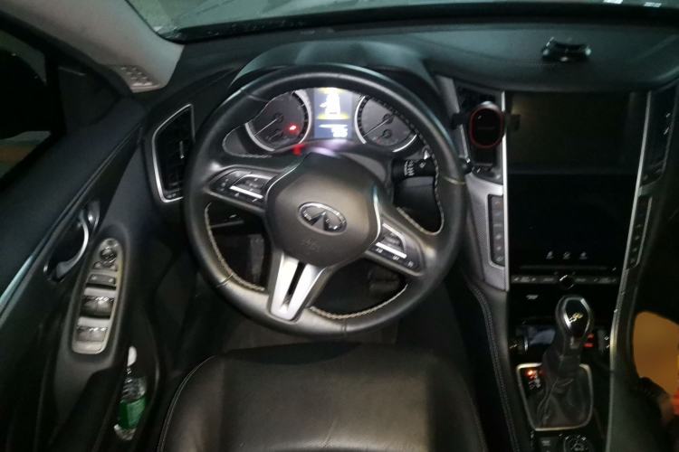 Used Infiniti Q50L 2018 2.0T Enjoyment Version China VI Standard Steering Wheel