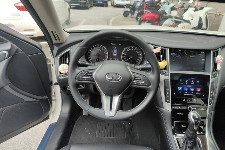 Used Infiniti Q50L 2018 2.0T Enjoyment Version China VI Standard Steering Wheel