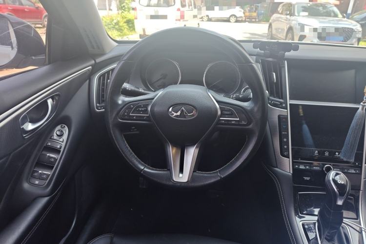 Used Infiniti Q50L 2018 2.0T Enjoyment Version China VI Standard Steering Wheel