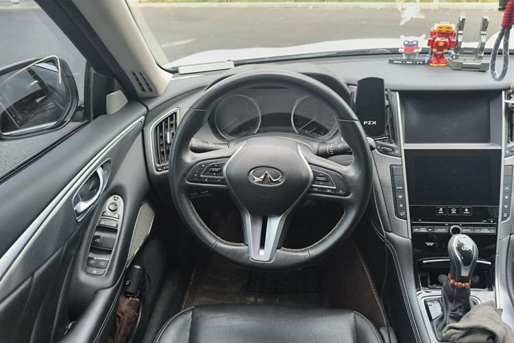 Used Infiniti Q50L 2018 2.0T Enjoyment Edition China V standard Steering Wheel