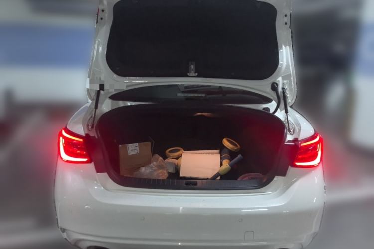 Used Infiniti Q50L 2018 2.0T Comfort Edition China VI Standard Trunk