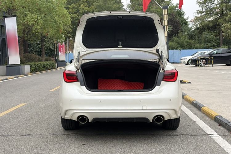 Used Infiniti Q50L 2018 2.0T Enjoyment Version China VI Standard Trunk