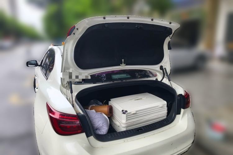 Used Infiniti Q50L 2018 2.0T Enjoyment Version China VI Standard Trunk
